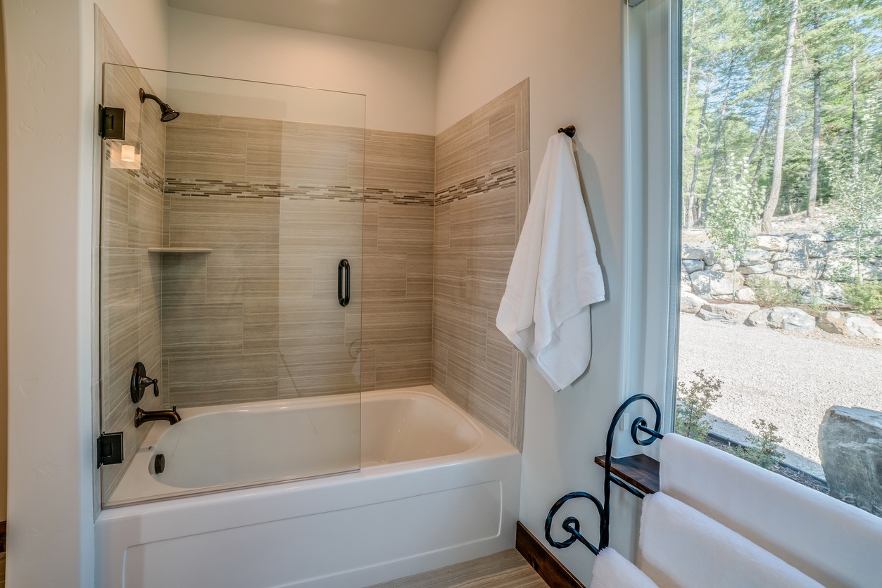 Shower & Tub Installation in Del Rio